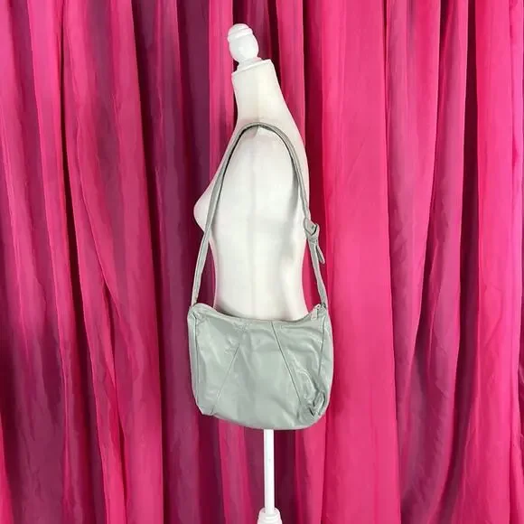 Vintage 80s unbranded dove grey leather shoulder bag with matching coin purse - Picture 2 of 10